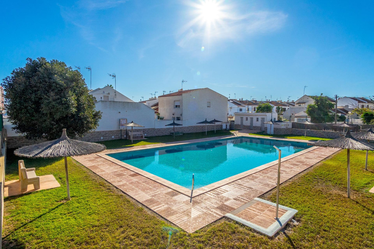 Se vende Apartamento Planta Media de 1 dormitorios en Costa Blanca, Alicante, España