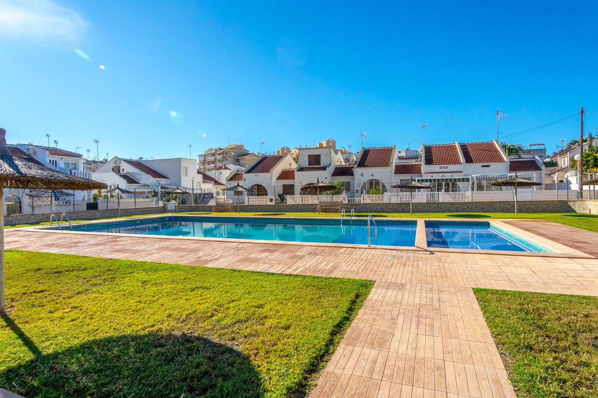 Se vende Apartamento Planta Media de 1 dormitorios en Costa Blanca, Alicante, España