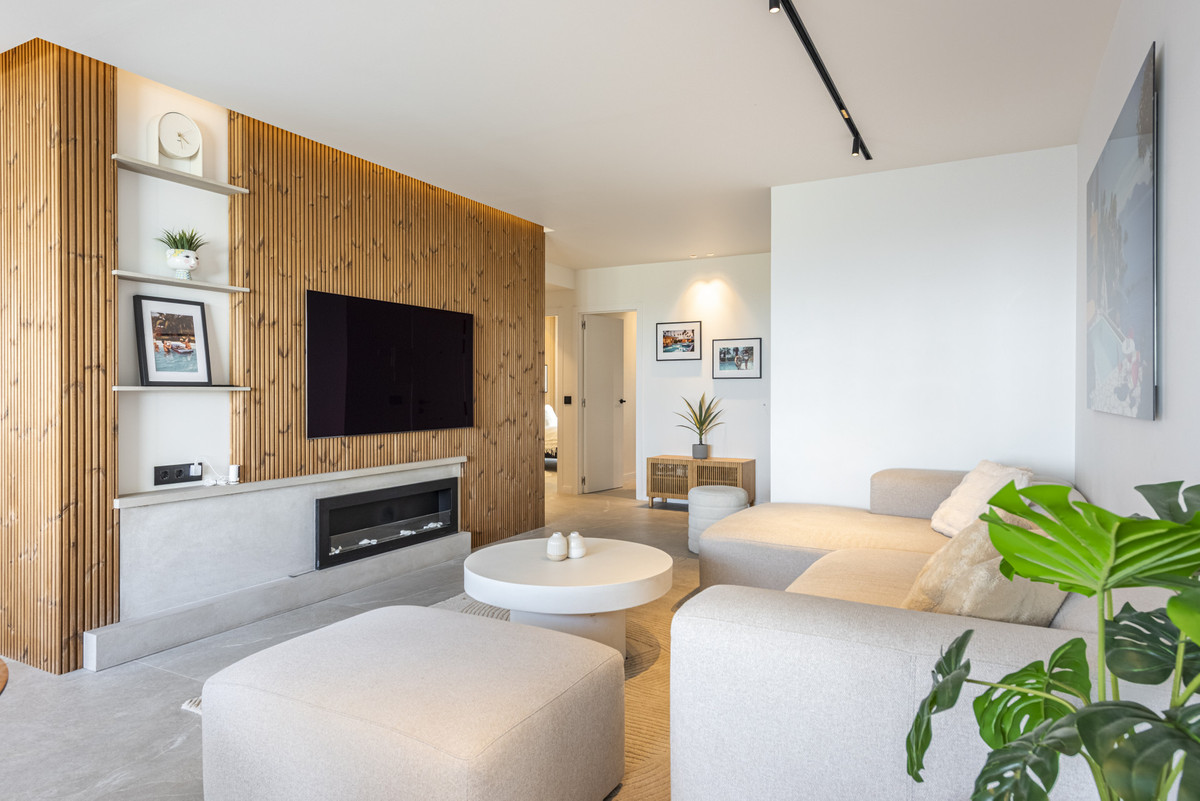 3 Bed Apartment for sale in La Quinta Costa Del Sol, Málaga, Spain