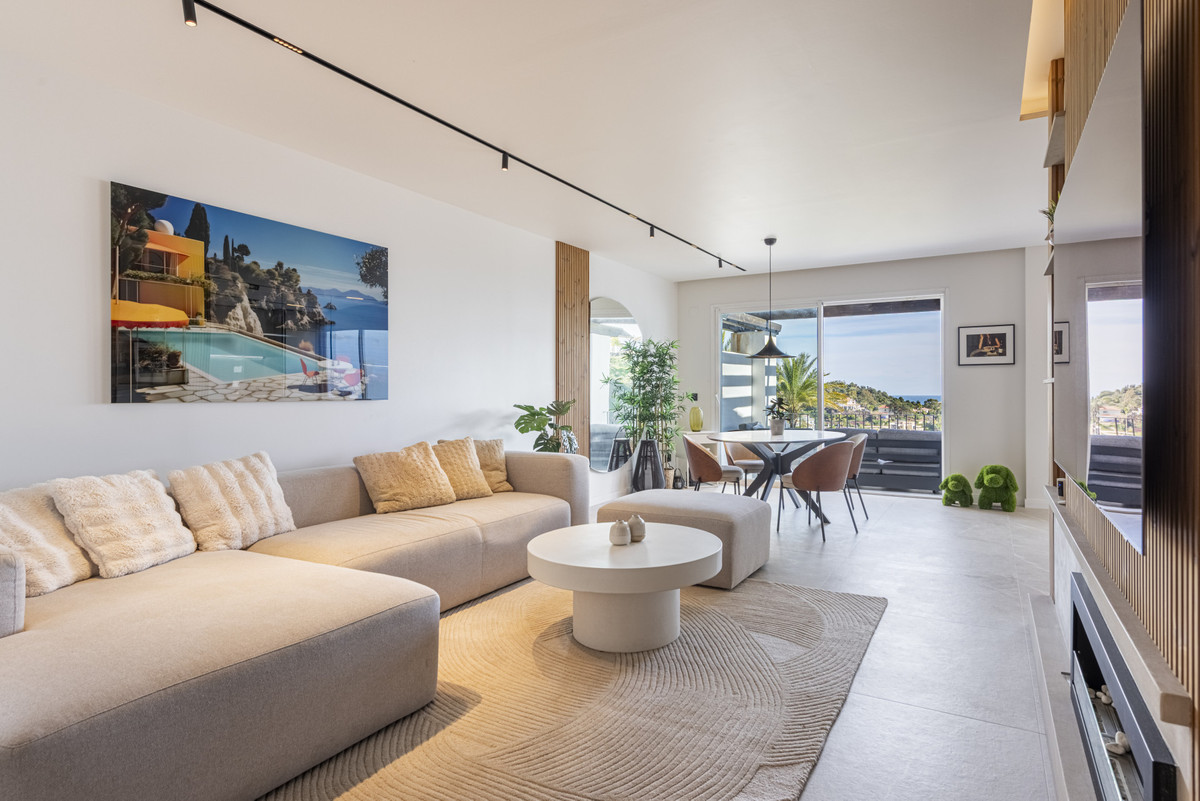 3 Bed Apartment for sale in La Quinta Costa Del Sol, Málaga, Spain