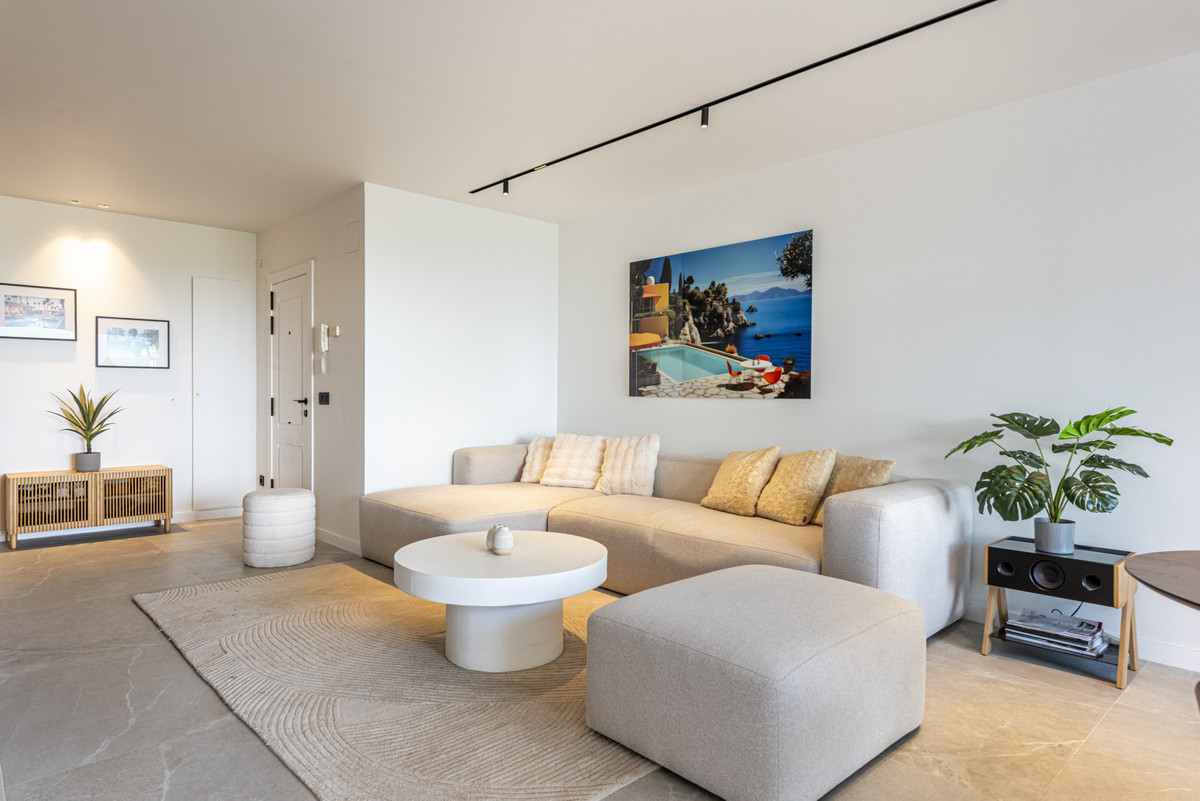 3 Bed Apartment for sale in La Quinta Costa Del Sol, Málaga, Spain