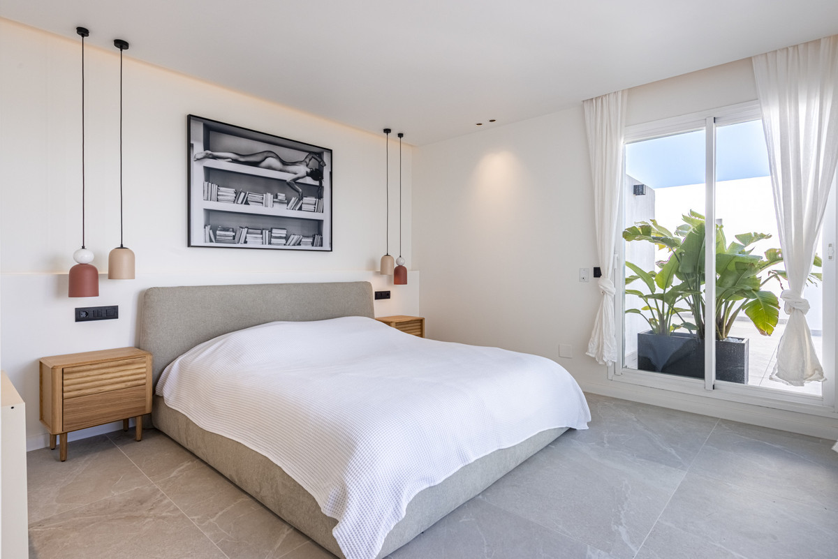 3 Bed Apartment for sale in La Quinta Costa Del Sol, Málaga, Spain