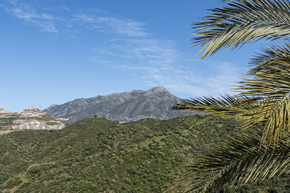 3 Bed Apartment for sale in La Quinta Costa Del Sol, Málaga, Spain