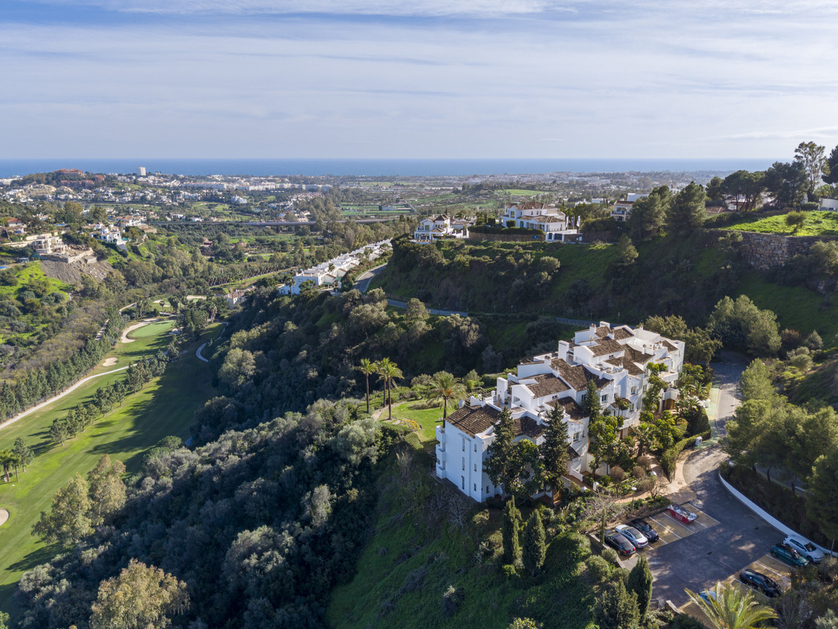 3 Bed Apartment for sale in La Quinta Costa Del Sol, Málaga, Spain