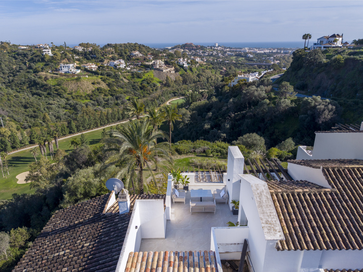3 Bed Apartment for sale in La Quinta Costa Del Sol, Málaga, Spain