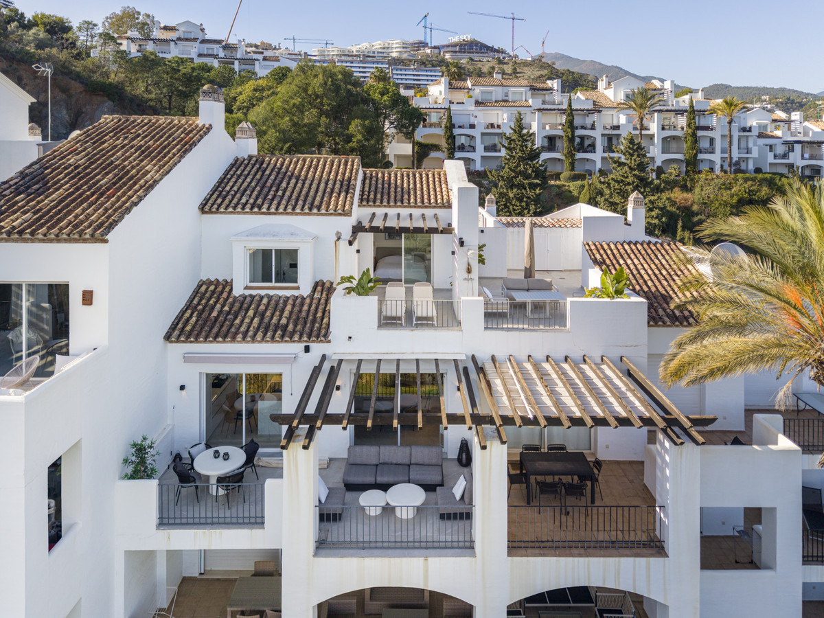 3 Bed Apartment for sale in La Quinta Costa Del Sol, Málaga, Spain