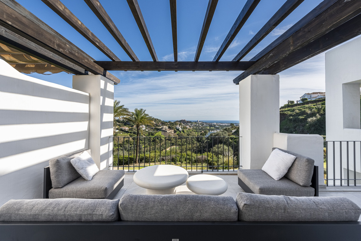3 Bed Apartment for sale in La Quinta Costa Del Sol, Málaga, Spain