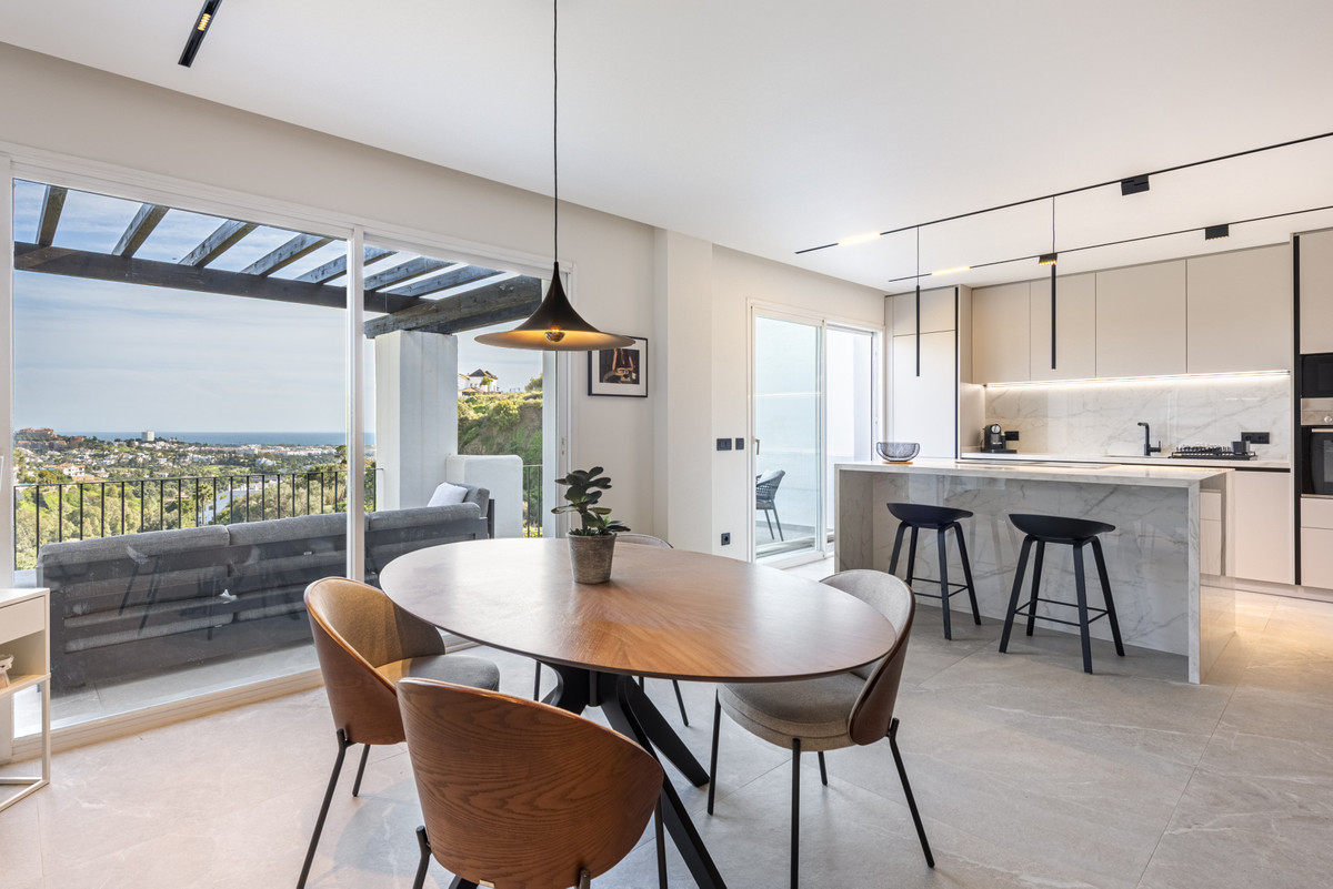 3 Bed Apartment for sale in La Quinta Costa Del Sol, Málaga, Spain