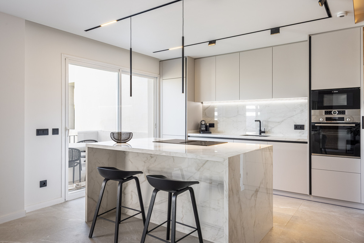 3 Bed Apartment for sale in La Quinta Costa Del Sol, Málaga, Spain