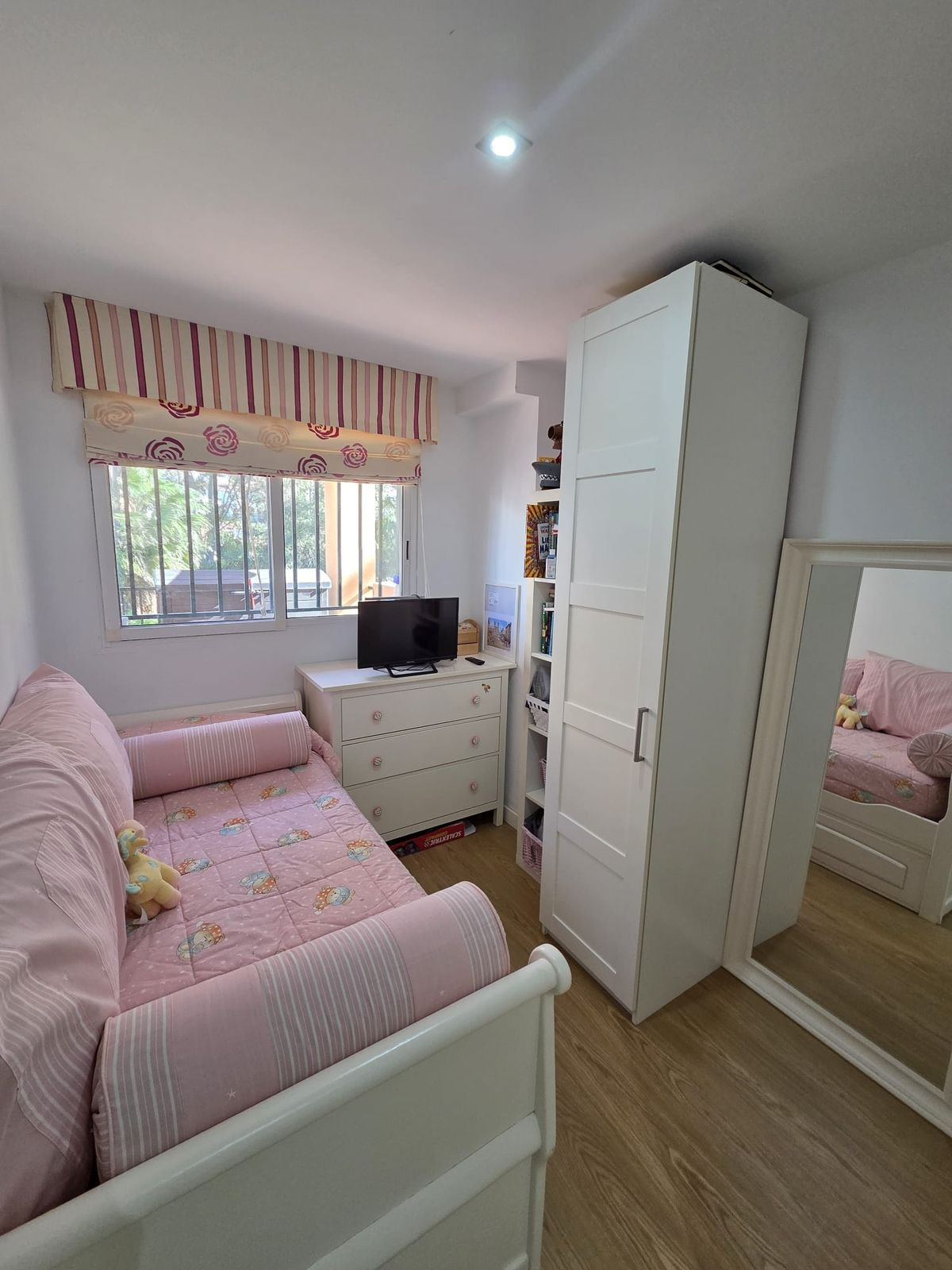 3 Bed Apartment for sale in Fuengirola Costa Del Sol, Málaga, Spain