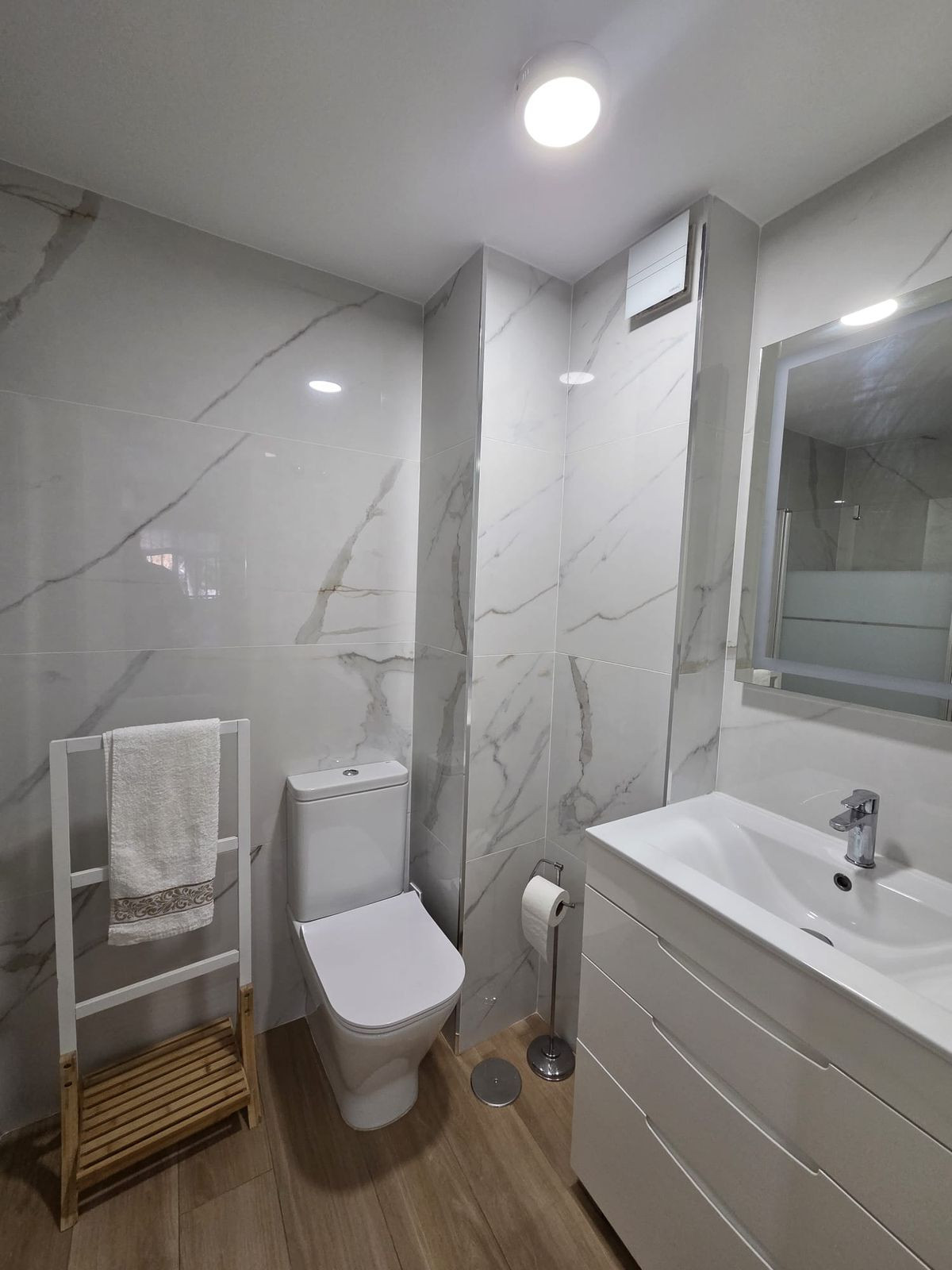 3 Bed Apartment for sale in Fuengirola Costa Del Sol, Málaga, Spain
