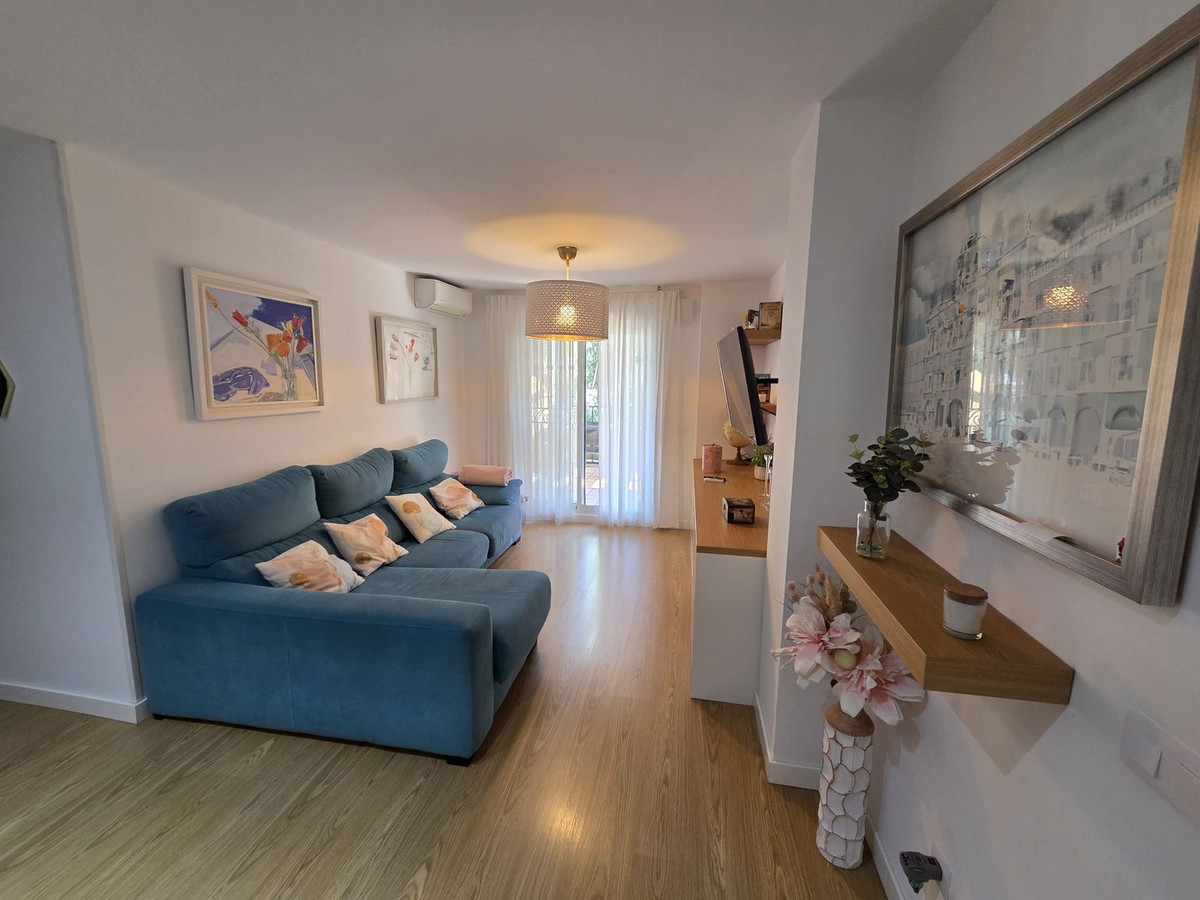 3 Bed Apartment for sale in Fuengirola Costa Del Sol, Málaga, Spain