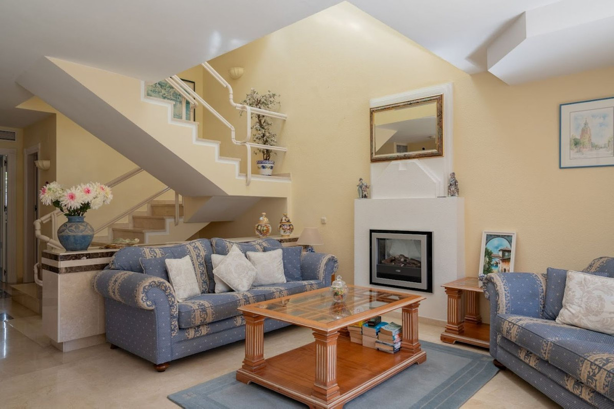 4 Bed Townhouse for sale in New Golden Mile Costa Del Sol, Málaga, Spain