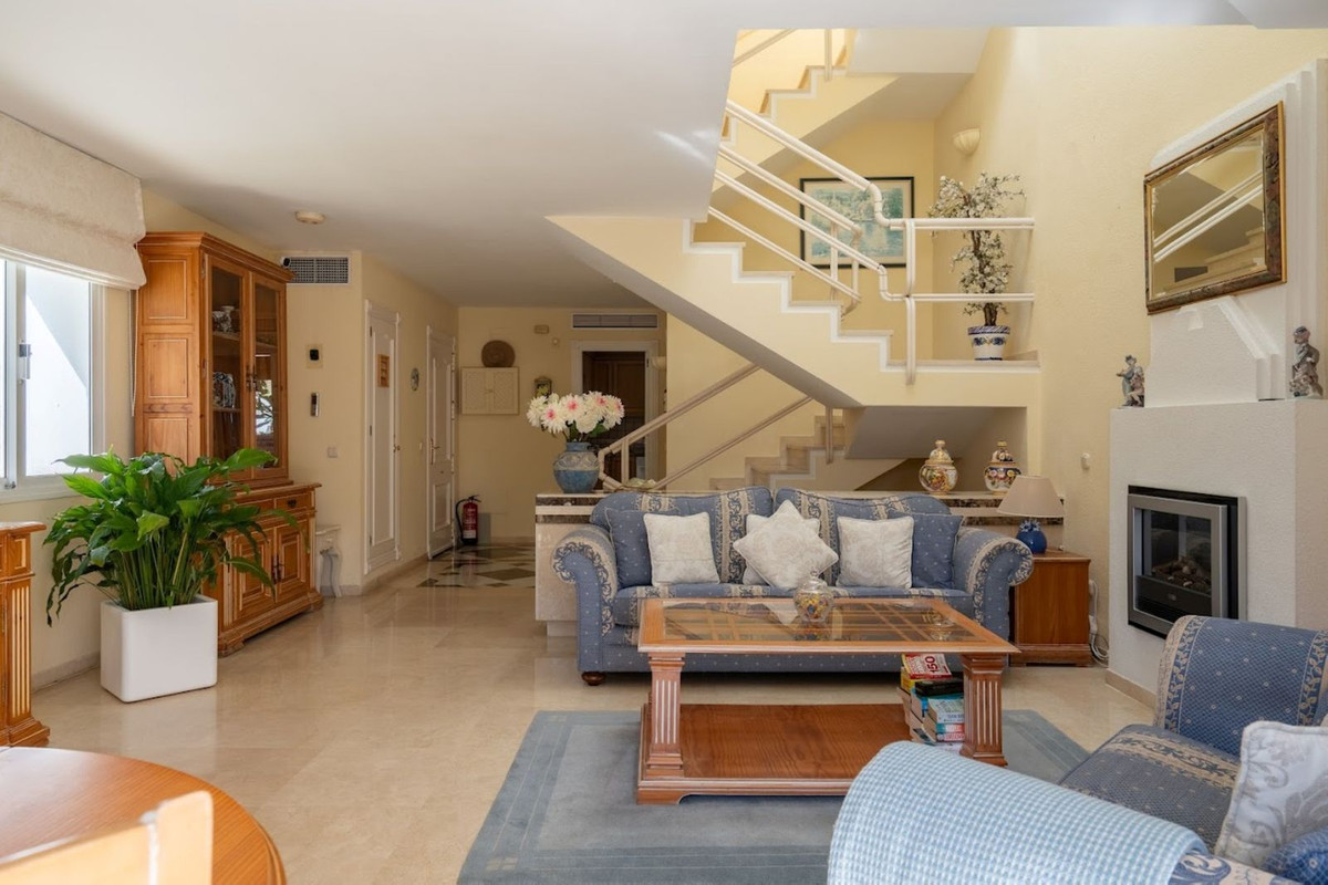 4 Bed Townhouse for sale in New Golden Mile Costa Del Sol, Málaga, Spain