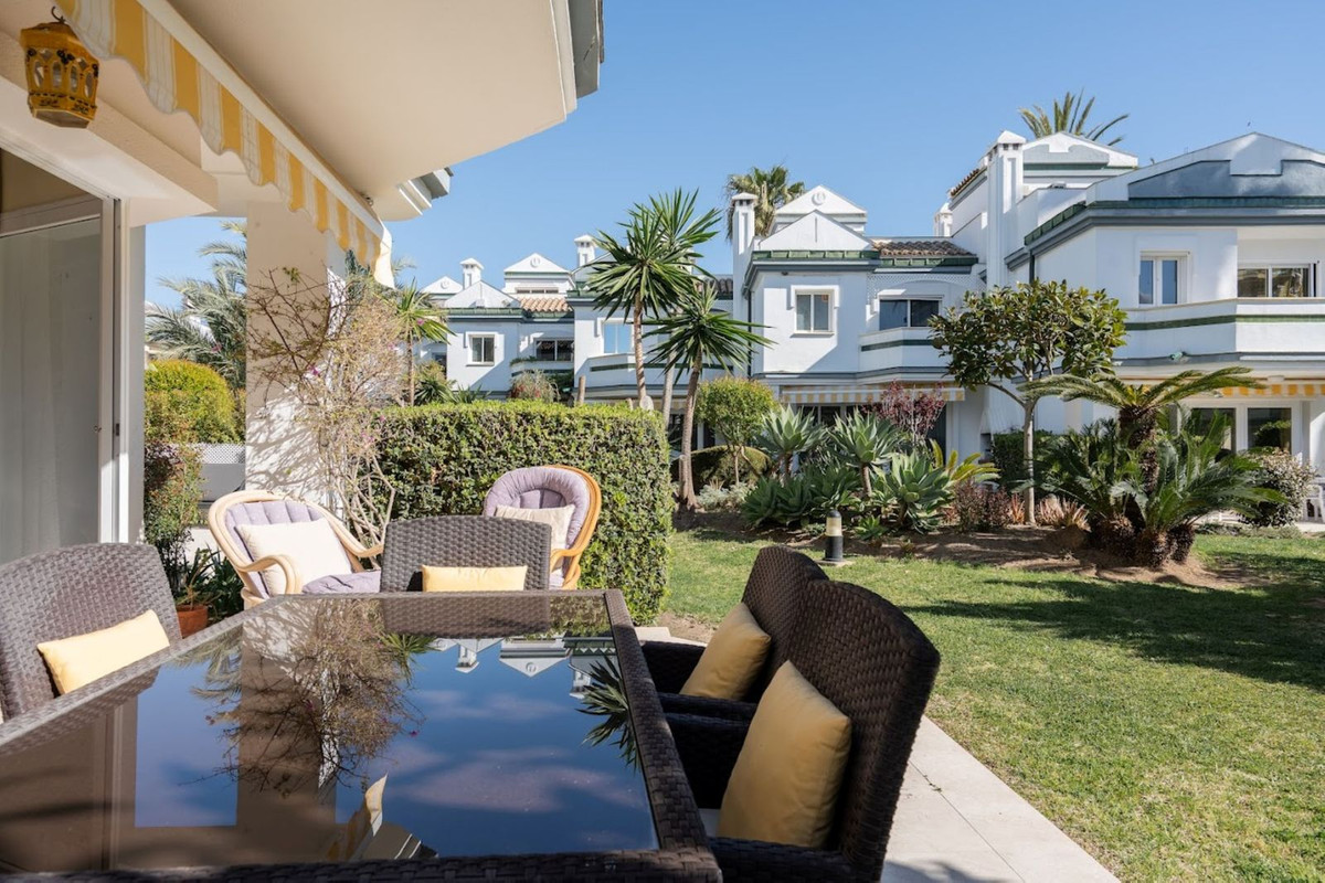 4 Bed Townhouse for sale in New Golden Mile Costa Del Sol, Málaga, Spain