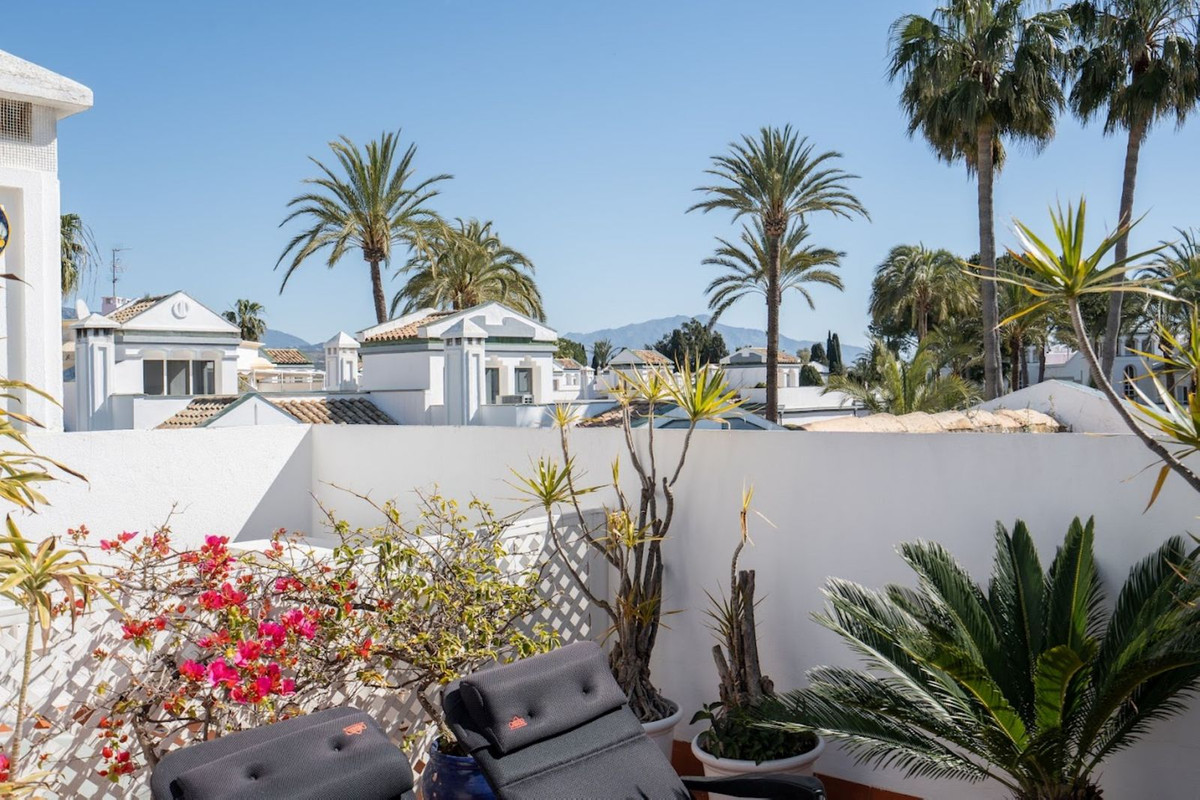 4 Bed Townhouse for sale in New Golden Mile Costa Del Sol, Málaga, Spain