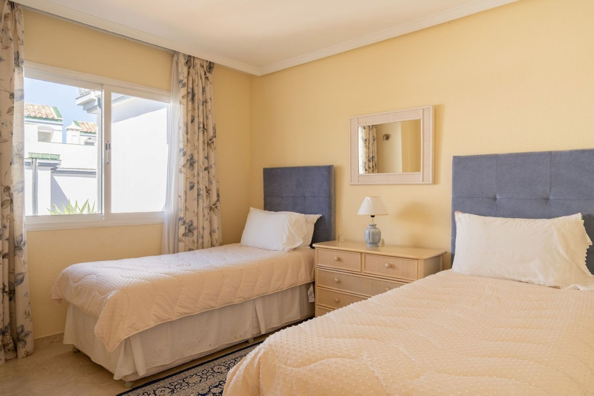 4 Bed Townhouse for sale in New Golden Mile Costa Del Sol, Málaga, Spain