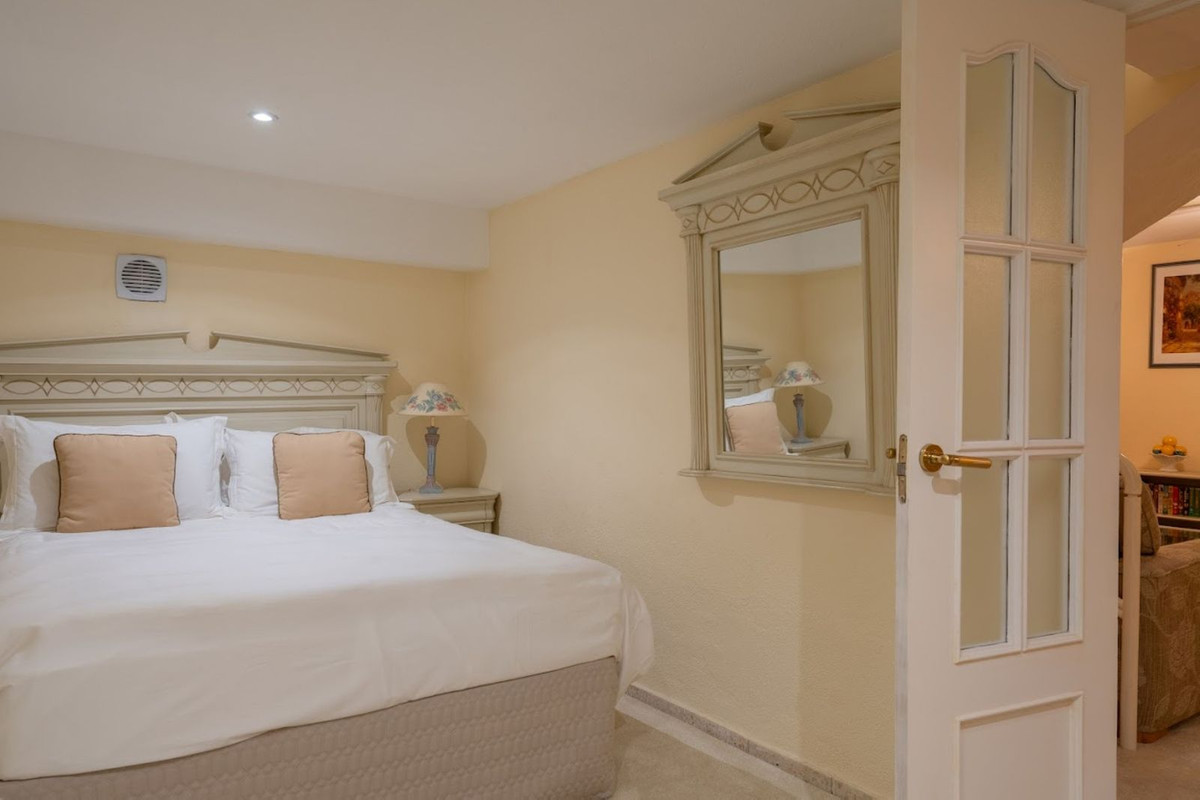 4 Bed Townhouse for sale in New Golden Mile Costa Del Sol, Málaga, Spain