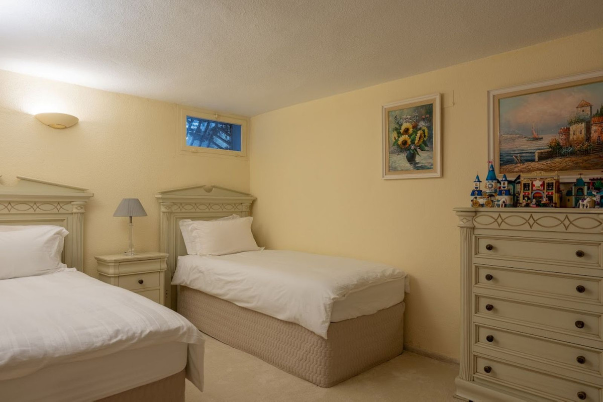 4 Bed Townhouse for sale in New Golden Mile Costa Del Sol, Málaga, Spain