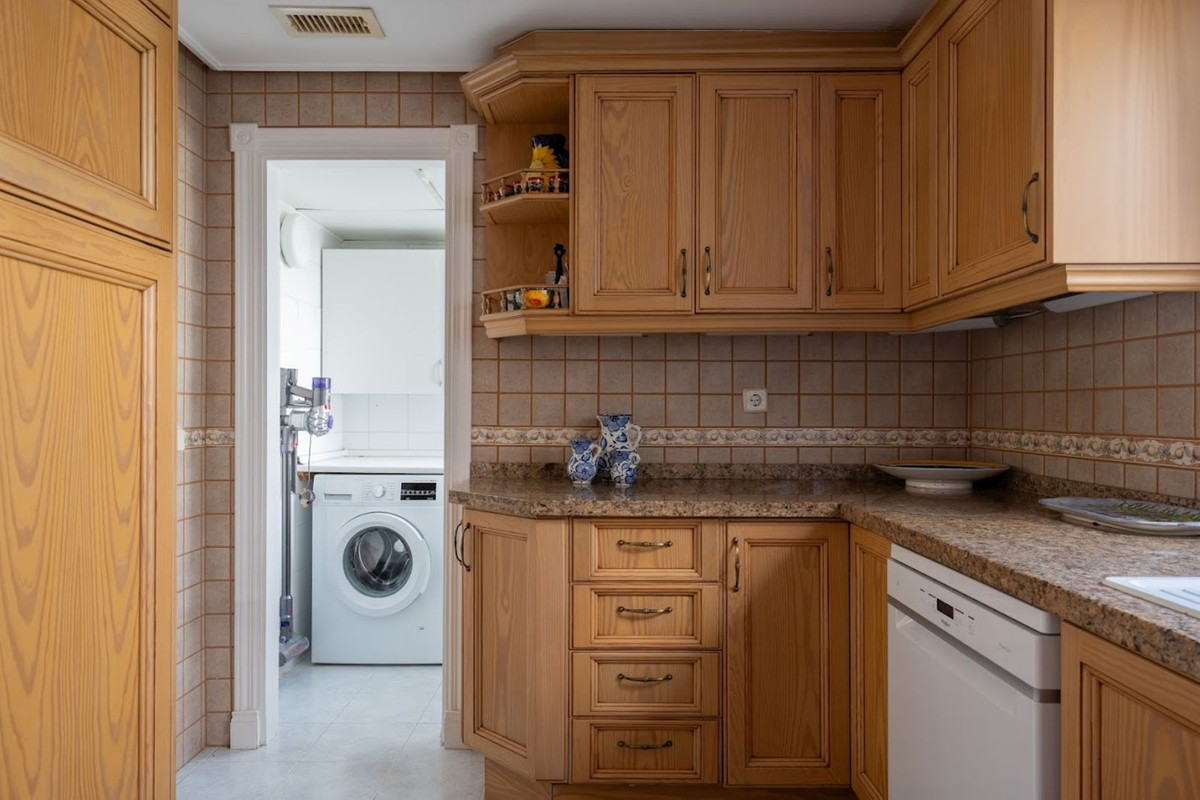 4 Bed Townhouse for sale in New Golden Mile Costa Del Sol, Málaga, Spain
