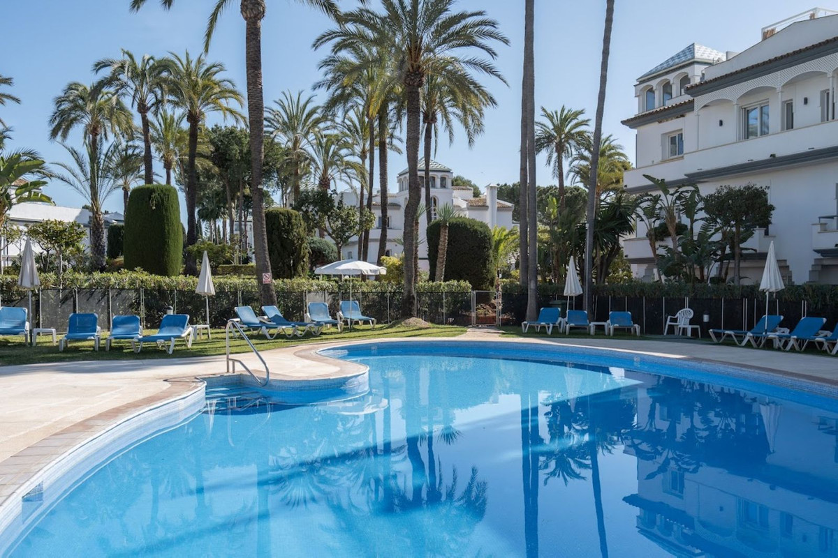 4 Bed Townhouse for sale in New Golden Mile Costa Del Sol, Málaga, Spain
