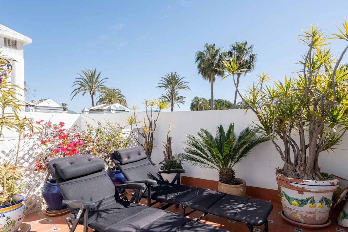 4 Bed Townhouse for sale in New Golden Mile Costa Del Sol, Málaga, Spain