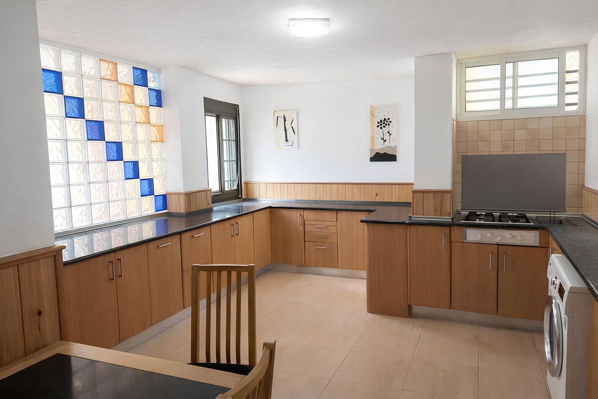 3 Bed Apartment for sale in Marbella Costa Del Sol, Málaga, Spain