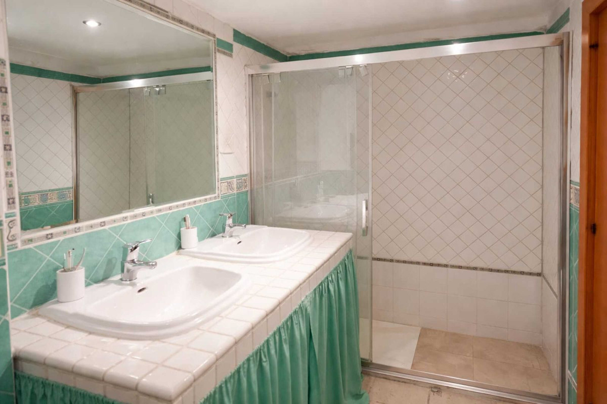 3 Bed Apartment for sale in Marbella Costa Del Sol, Málaga, Spain