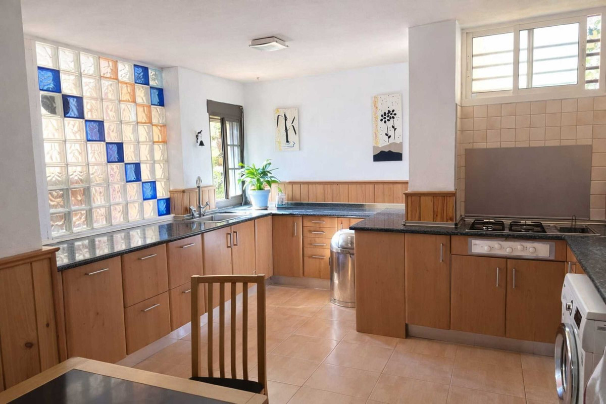 3 Bed Apartment for sale in Marbella Costa Del Sol, Málaga, Spain