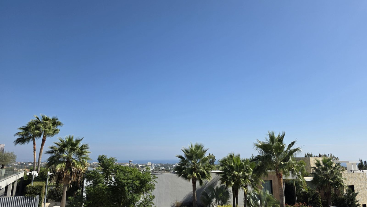 5 Bed Townhouse for sale in Benahavís Costa Del Sol, Málaga, Spain