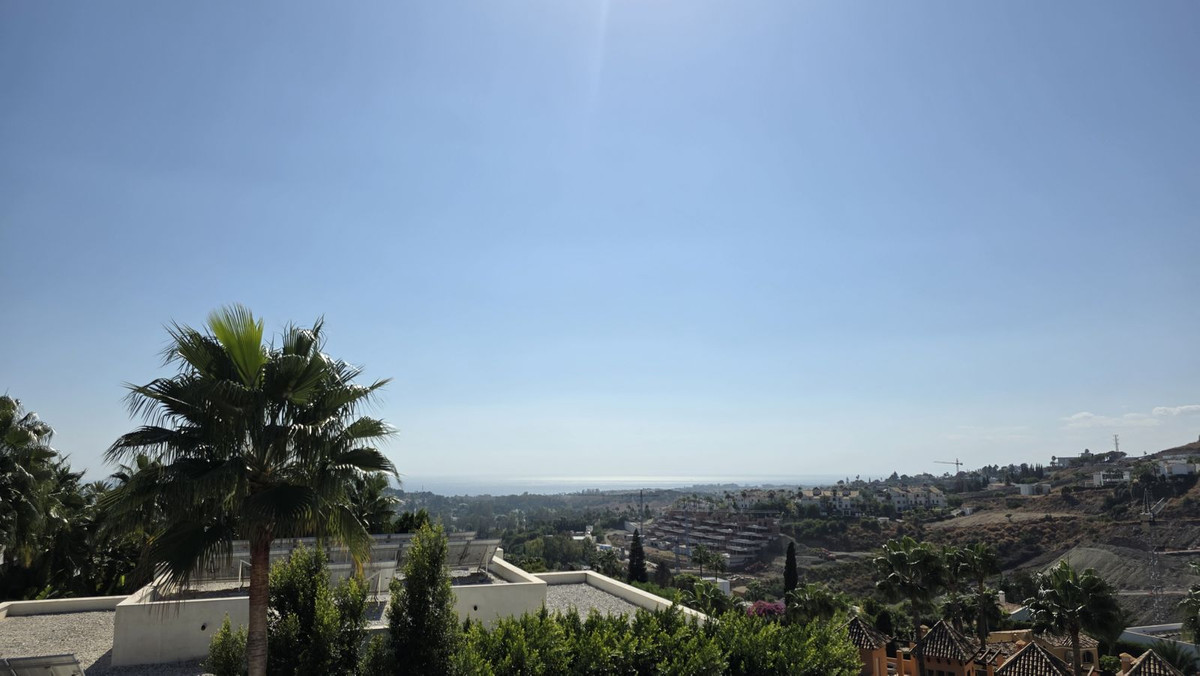 5 Bed Townhouse for sale in Benahavís Costa Del Sol, Málaga, Spain