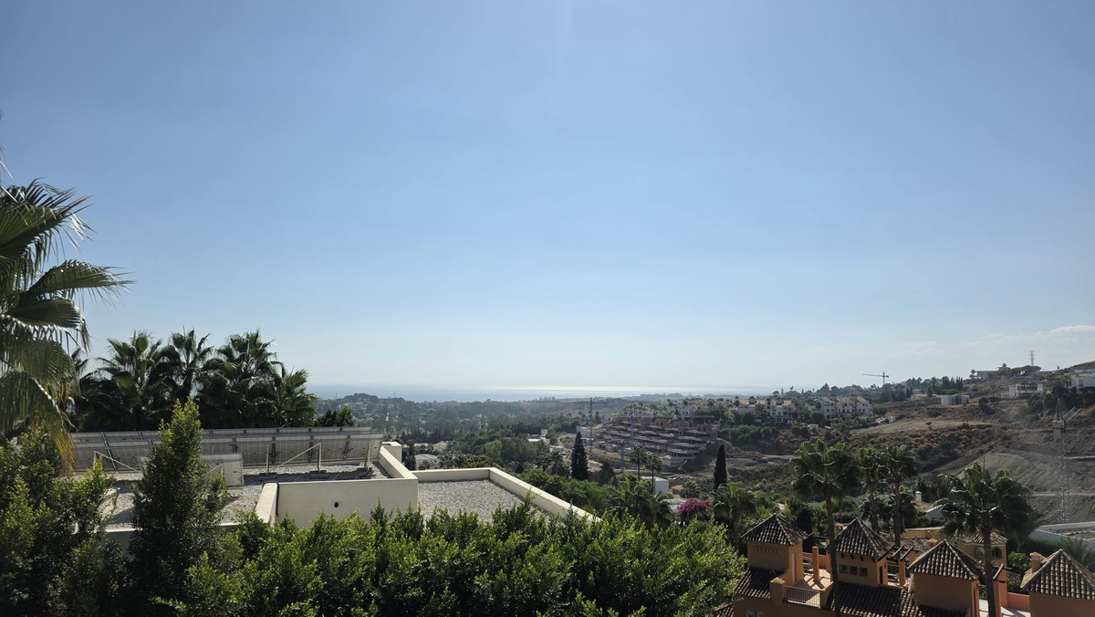 5 Bed Townhouse for sale in Benahavís Costa Del Sol, Málaga, Spain