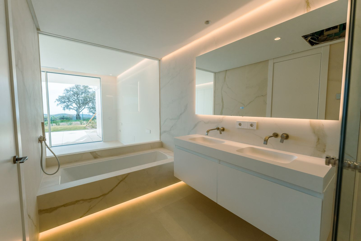 Se vende Apartamento Planta Baja de 2 dormitorios en Costa Del Sol, Málaga, España