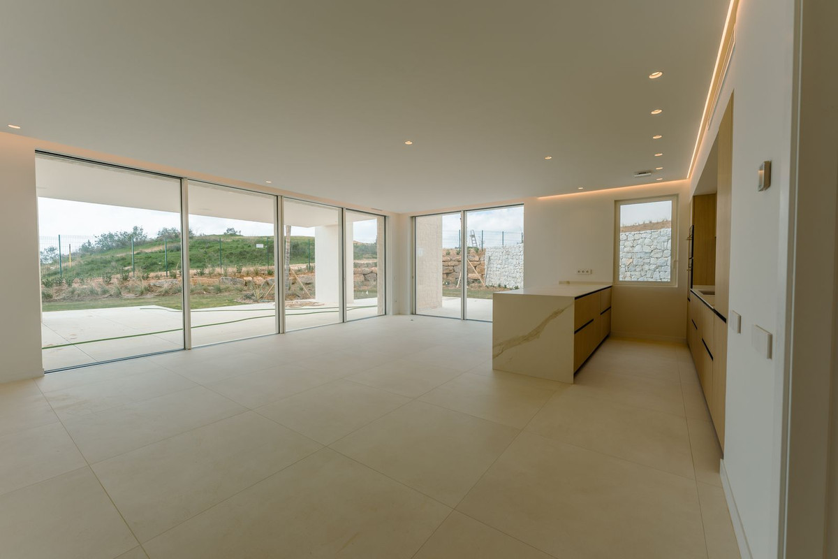 Se vende Apartamento Planta Baja de 3 dormitorios en Costa Del Sol, Málaga, España