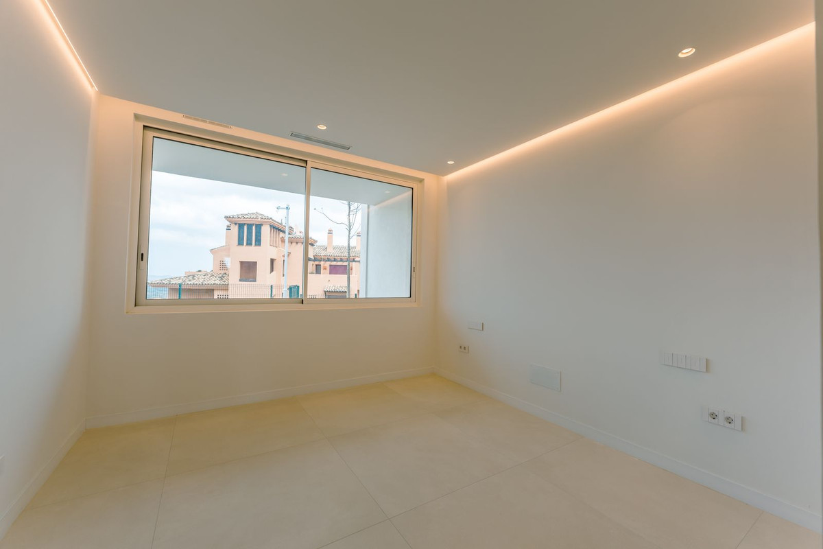 Se vende Apartamento Planta Baja de 3 dormitorios en Costa Del Sol, Málaga, España