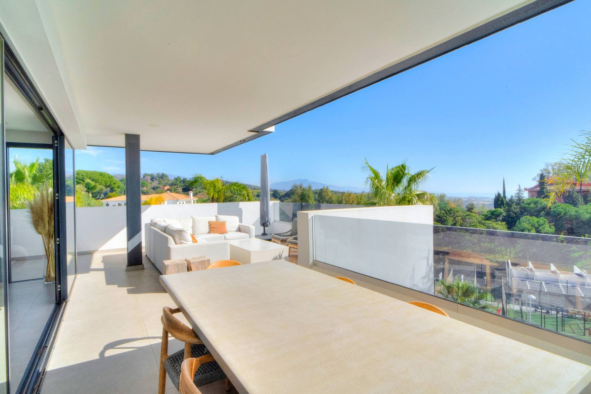 4 Bed Apartment for sale in Estepona Costa Del Sol, Málaga, Spain