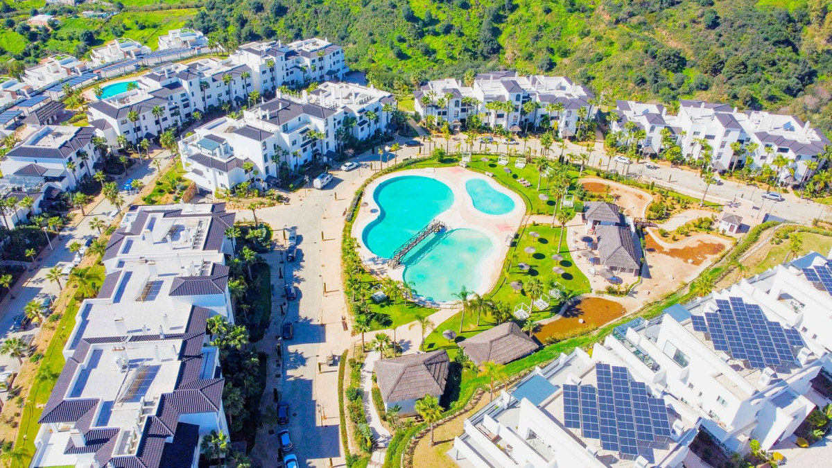 4 Bed Apartment for sale in Estepona Costa Del Sol, Málaga, Spain