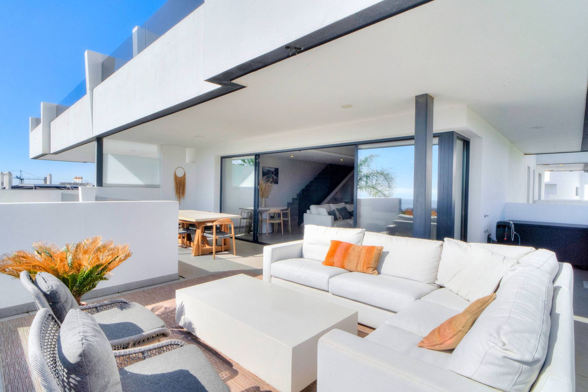 4 Bed Apartment for sale in Estepona Costa Del Sol, Málaga, Spain