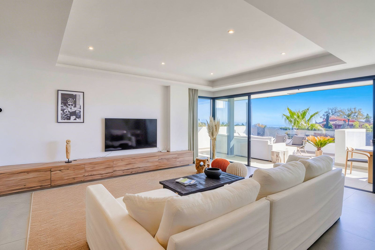 4 Bed Apartment for sale in Estepona Costa Del Sol, Málaga, Spain