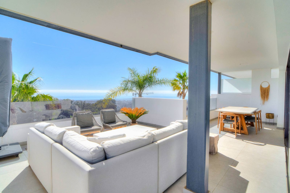 4 Bed Apartment for sale in Estepona Costa Del Sol, Málaga, Spain