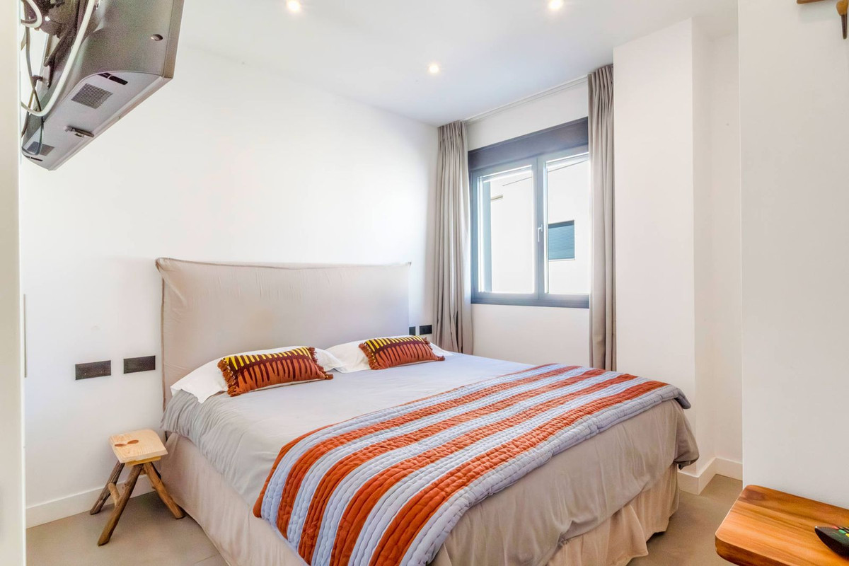 4 Bed Apartment for sale in Estepona Costa Del Sol, Málaga, Spain