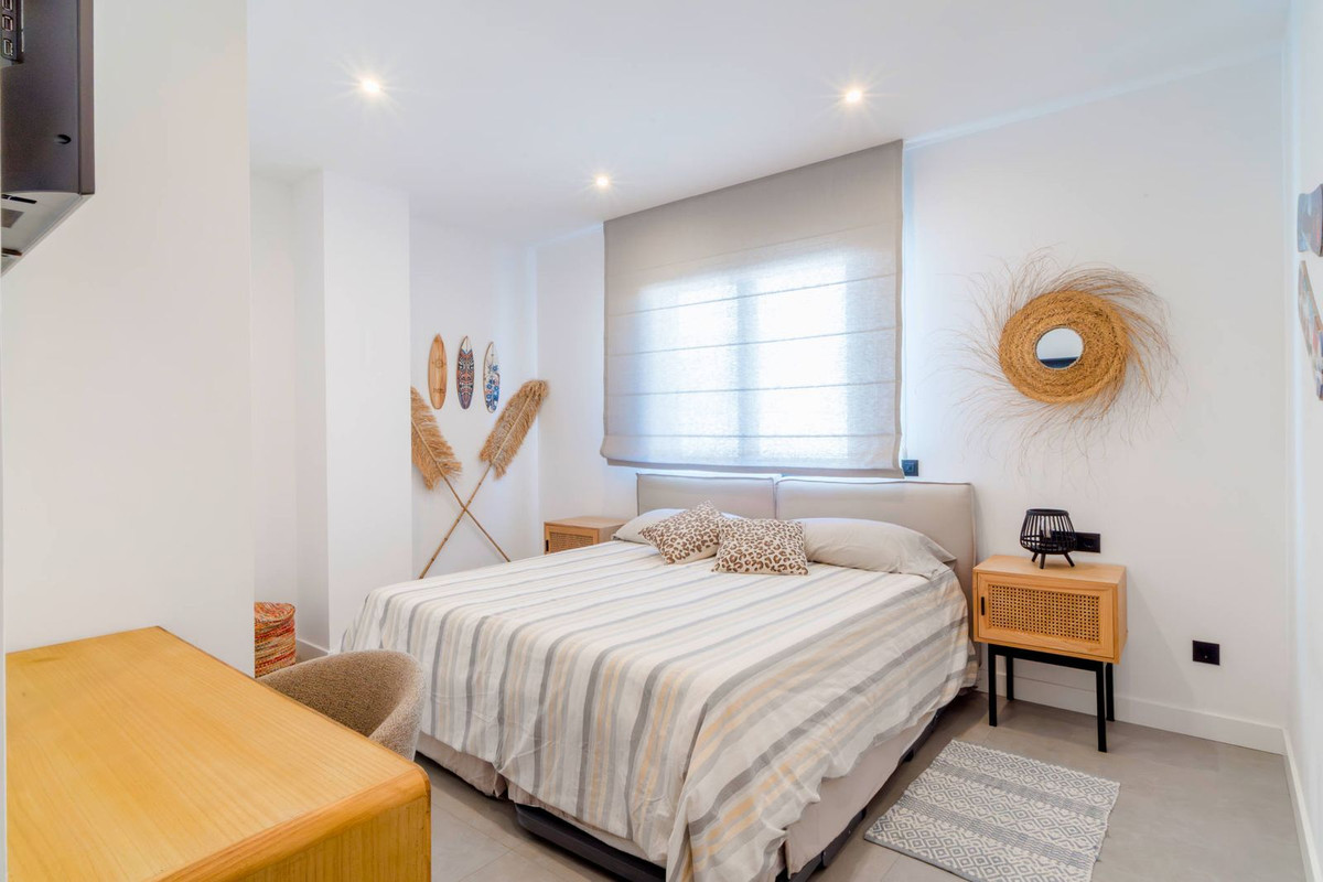 4 Bed Apartment for sale in Estepona Costa Del Sol, Málaga, Spain
