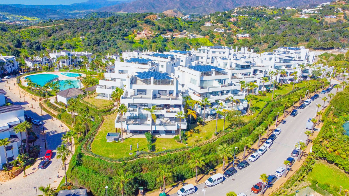 4 Bed Apartment for sale in Estepona Costa Del Sol, Málaga, Spain