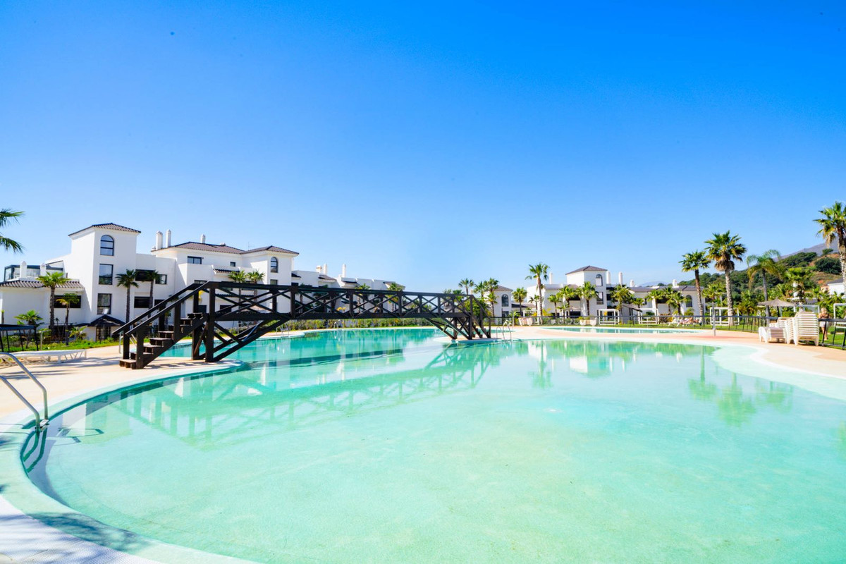 4 Bed Apartment for sale in Estepona Costa Del Sol, Málaga, Spain