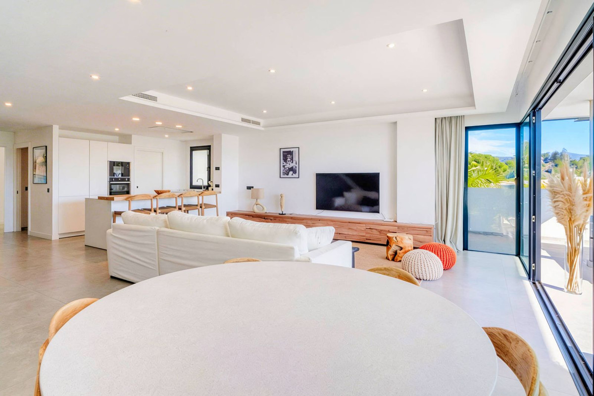 4 Bed Apartment for sale in Estepona Costa Del Sol, Málaga, Spain