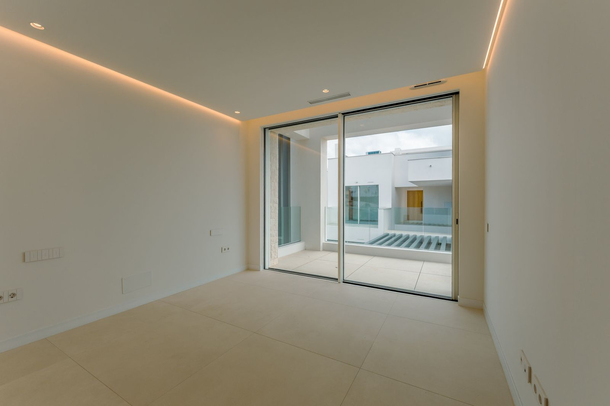 Se vende Apartamento Planta Media de 3 dormitorios en Costa Del Sol, Málaga, España