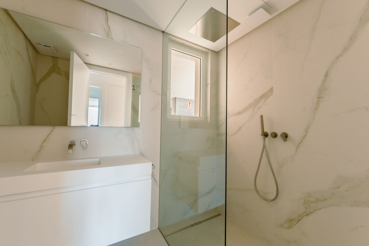 Se vende Apartamento Planta Baja de 3 dormitorios en Costa Del Sol, Málaga, España