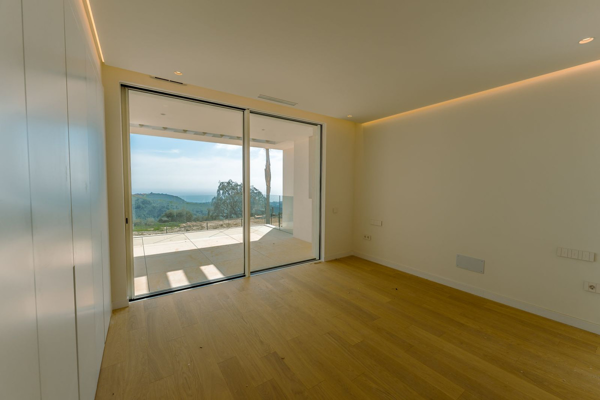 4 Bed Apartment for sale in Ojén Costa Del Sol, Málaga, Spain