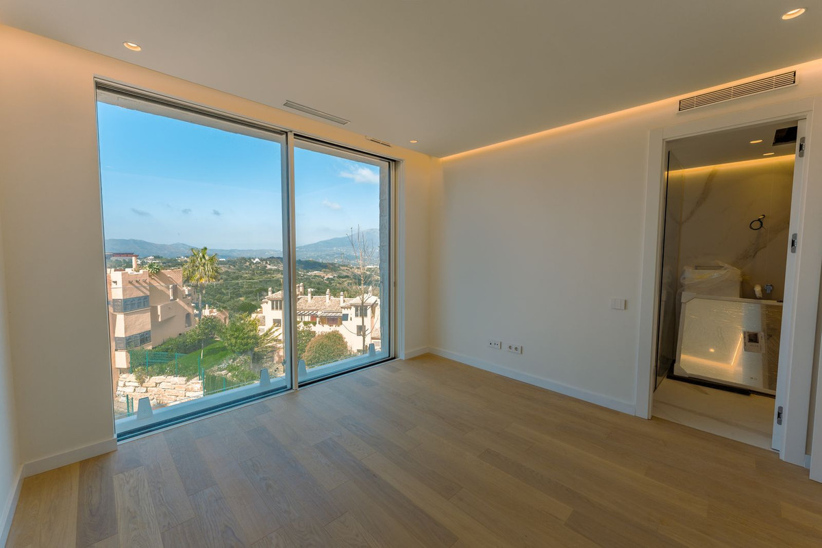 4 Bed Apartment for sale in Ojén Costa Del Sol, Málaga, Spain