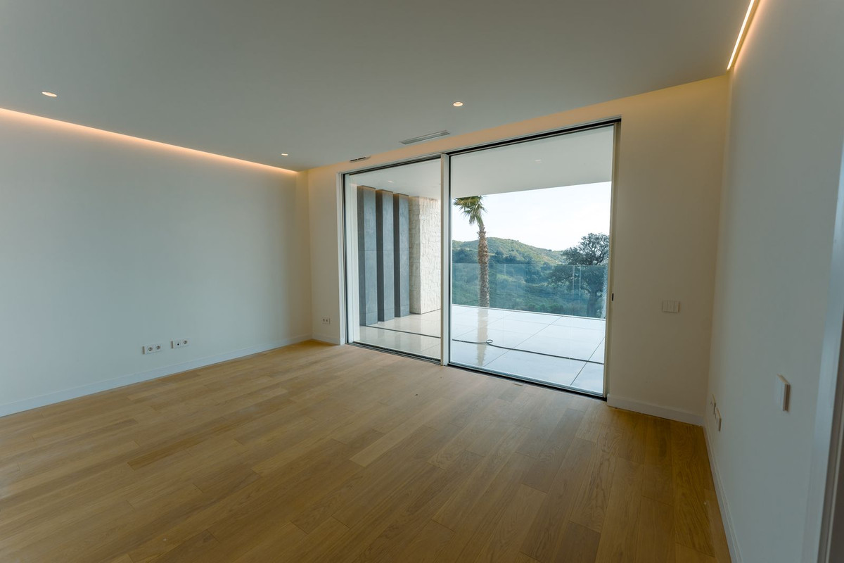 4 Bed Apartment for sale in Ojén Costa Del Sol, Málaga, Spain